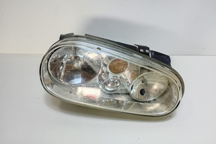 Far dreapta cu cleme rupte Volkswagen VW Golf 4 [1997 - 2006]