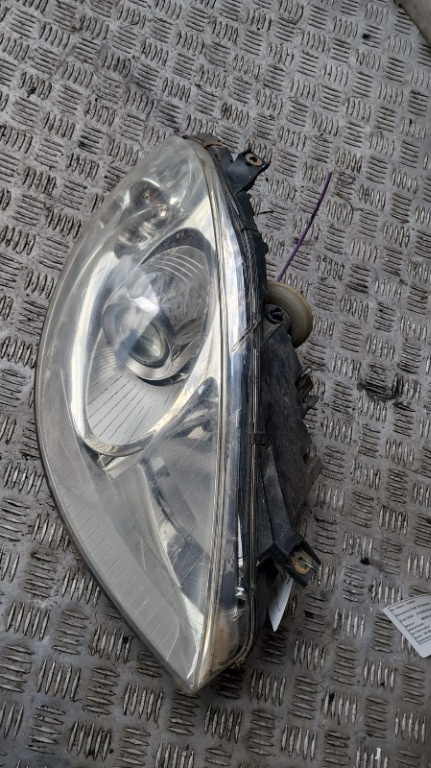 Far dreapta cu defec Mercedes A150 w169 benzina, cod motor 266.920 , an 2005 cod A1698200661
