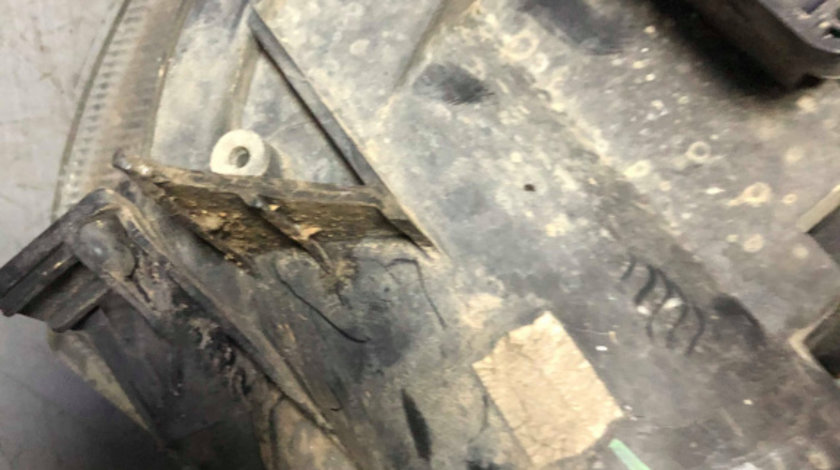Far dreapta cu defect opel meriva 2003-2010 93321053