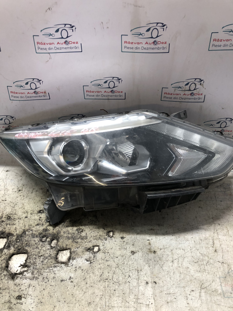 Far dreapta cu led Nissan Qashqai 1.6 Motorina 2015