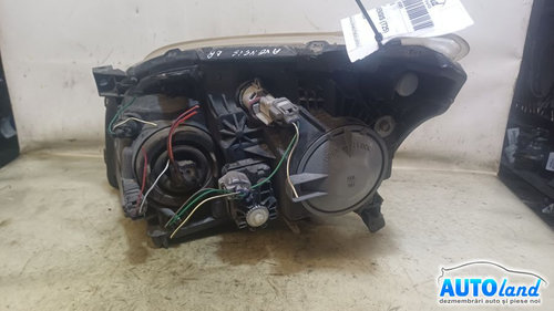 Far Dreapta Cu Lupa fara Xenon Toyota AVENSIS T25 2003