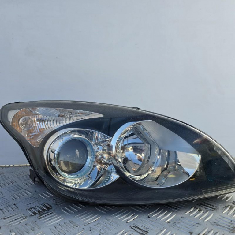 Far dreapta cu lupa Hyundai i30 2007-2011