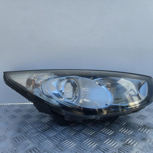Far dreapta cu lupa Hyundai ix35 2010->