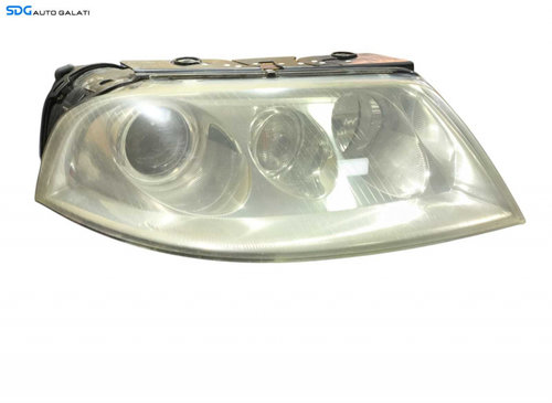 Far Dreapta cu Lupa si Xenon EUROPA Volkswagen Passat B5.5 (A fost reparat) 2001 - 2005 Cod 3B794101...