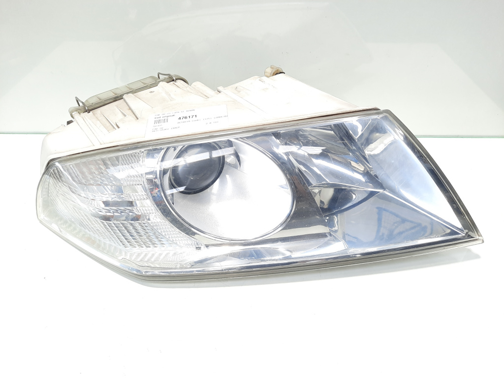 Far dreapta cu lupa si xenon, Skoda Octavia 2 (1Z3) (idi:476171)