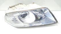 Far dreapta cu lupa si xenon, Skoda Octavia 2 Comb...