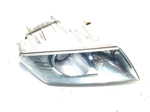 Far dreapta cu lupa si xenon, Skoda Octavia 2 Combi (1Z5) (id:513478)