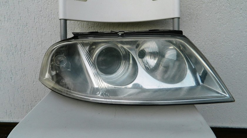 Far dreapta cu lupa VW Passat B5 model 2001-2004