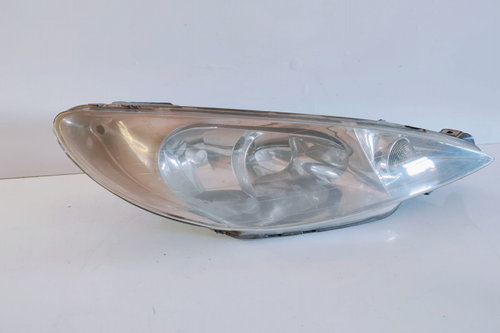 Far dreapta cu o clema rupta 89001770 Peugeot 206 [facelift] [2002 - 2009]