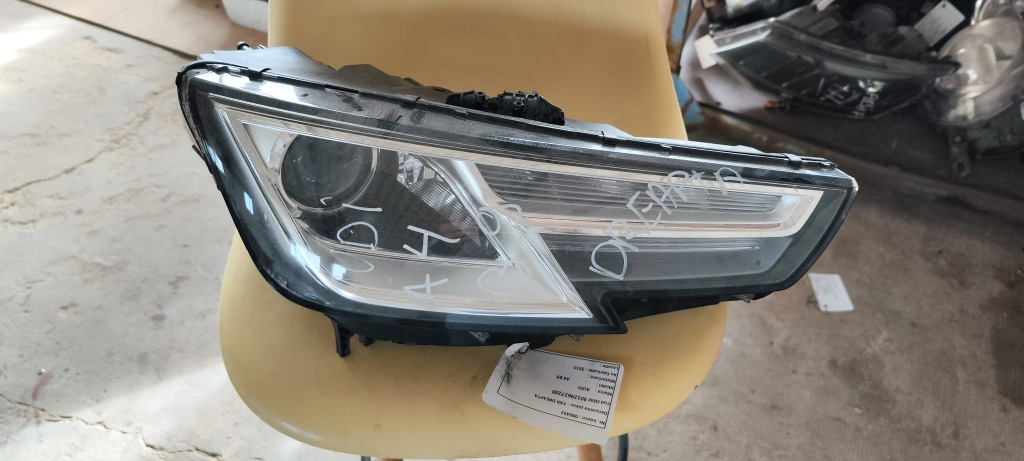 Far dreapta cu ureche rupta Audi A4 B9 an de fabricatie 2017 cod 8W0941006