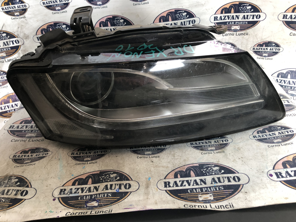 Far dreapta cu xenon Audi A5 2010, 8T0941004AL