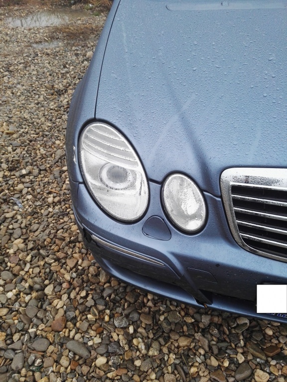Far dreapta cu xenon Mercedes E Class W211 facelift 2007