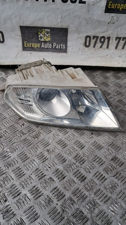 Far dreapta cu xenon Skoda Octavia 2 VRS 2.0 TFSI 200Cp cod motor BWA an 2008
