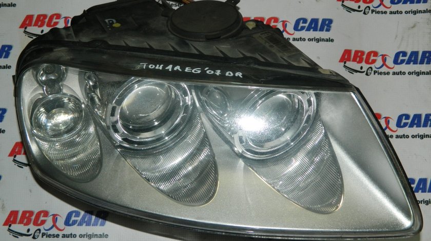 Far dreapta cu xenon VW Touareg 7L cod: 7L6941016BK model 2007