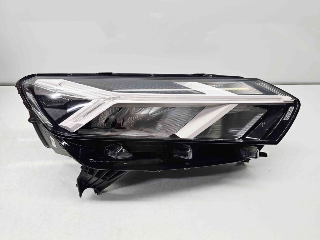 Far dreapta Dacia Jogger facelift [Fabr 2021-2025] 260104948R