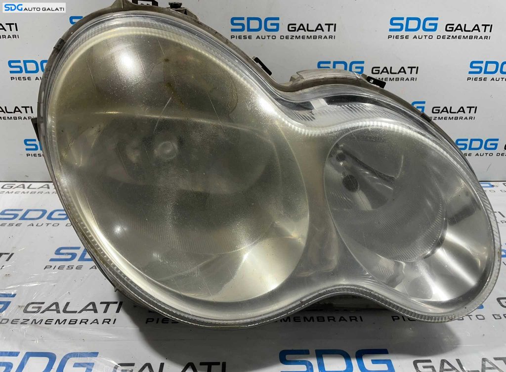 Far Dreapta EUROPA FARA Xenon Mercedes Clasa C Class W203 FL Facelift 2004 - 2007 Cod A2038203359 0301166208 [L4614]