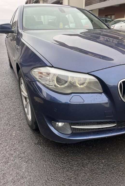 Far dreapta fara xenon BMW 520 d F10 2011