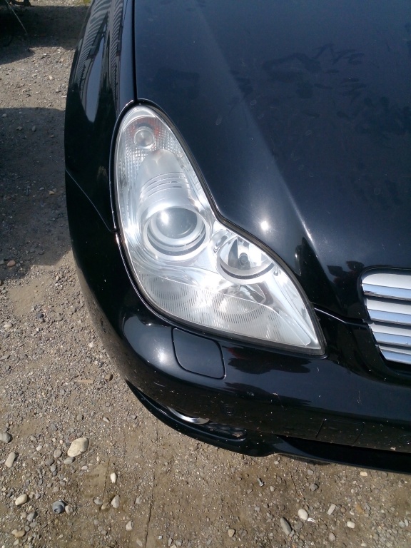 Far dreapta fara xenon Mercedes cls w219
