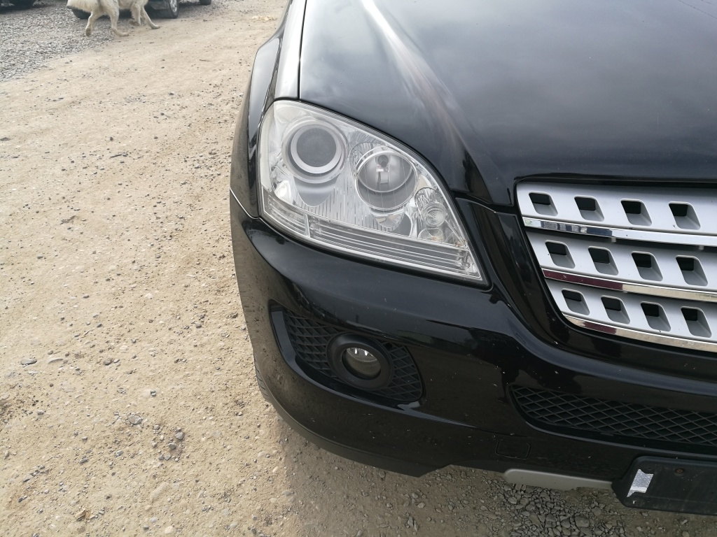 Far dreapta fara xenon Mercedes ML w164