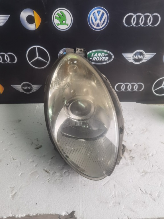 Far dreapta fara xenon Mercedes R class w251
