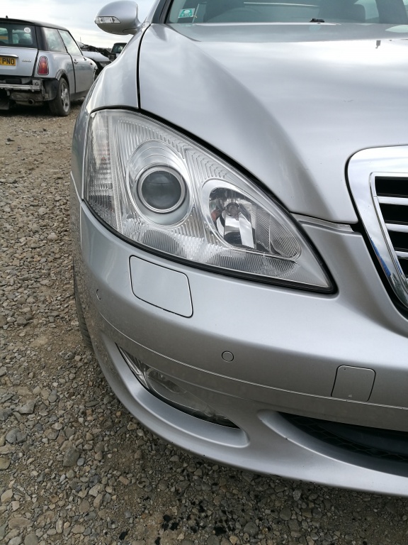 Far dreapta fara xenon Mercedes S320 cdi w221