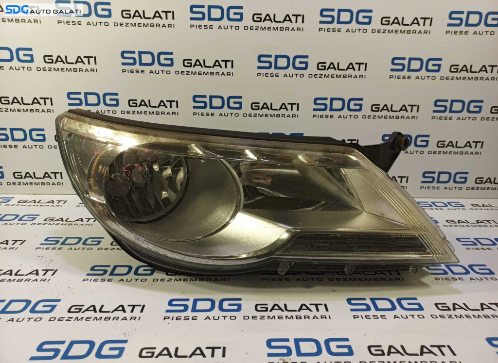 Far Dreapta FARA Xenon Volkswagen Tiguan 2008 - 2011 Cod 5N2941032H [L1695]