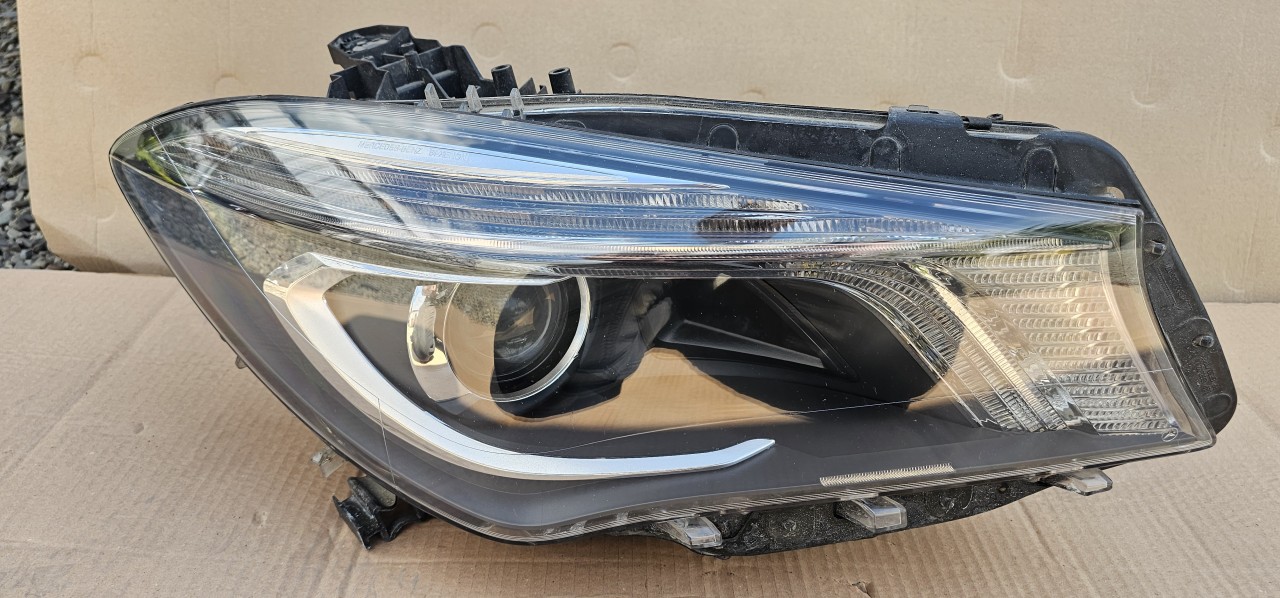 Far dreapta fata Xenon LED Mercedes CLA W117 2014 2015 2016