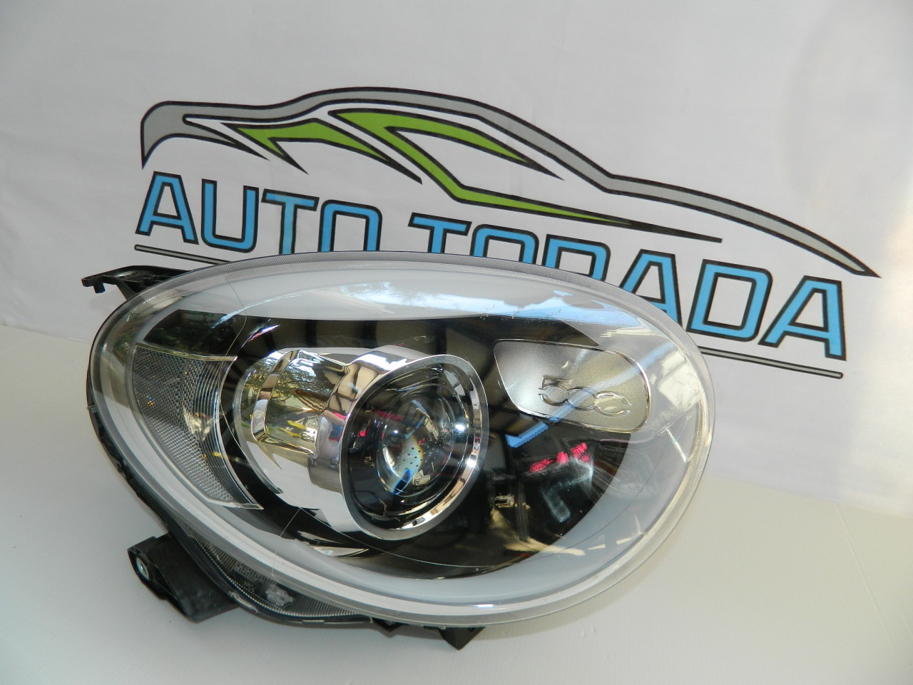Far dreapta Fiat 500XL