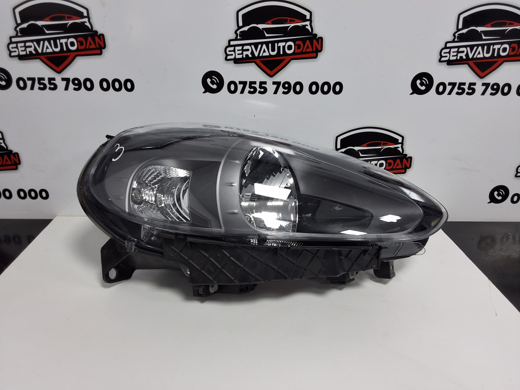 Far dreapta Fiat Grande Punto (2005->) 2.0 Motorina 2005, VOLAN STÂNGA