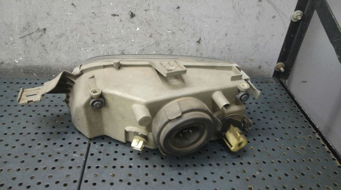 Far dreapta fiat punto 1 176 r14259800