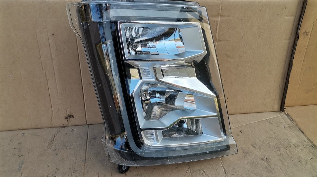 Far dreapta Ford Cargo 2019 halogen cod JC4613W029AE