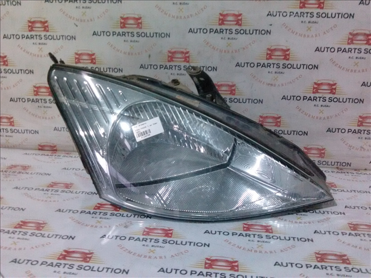 Far dreapta FORD FOCUS 1 an fabr. 2001