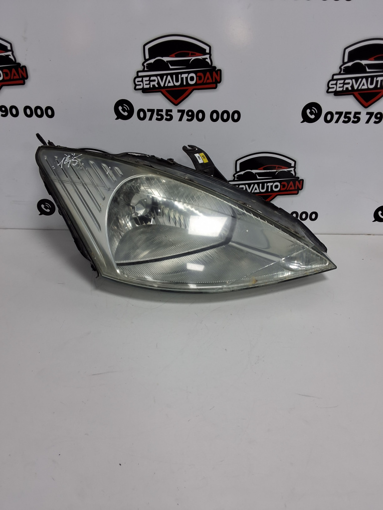 Far dreapta Ford Focus (1998-2004) [DAW, DBW] 2.0 Motorina 2002, VOLAN STÂNGA