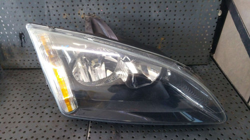 Far dreapta ford focus 2 da hcp dp 4m5113k060aa vp4m5xi3k060aa