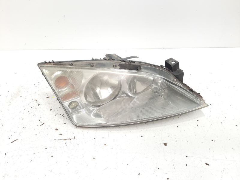 Far dreapta, Ford Mondeo 3 Sedan (B4Y), vol pe st (id:609254)