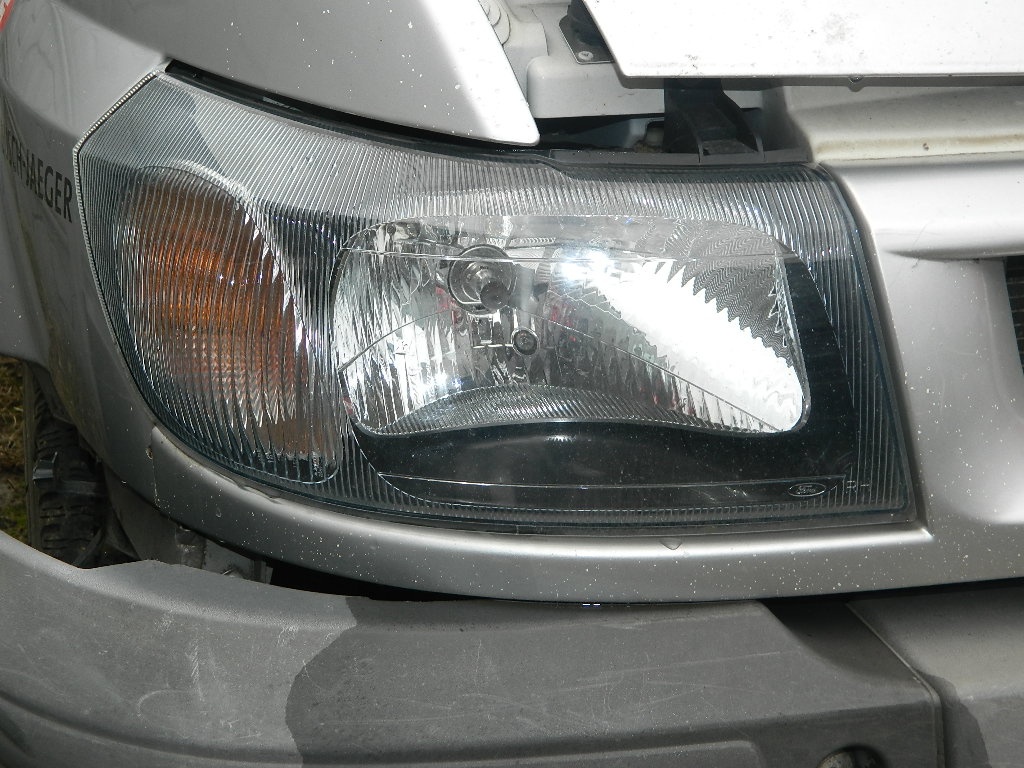 Far dreapta Ford Transit 2.0 d model 2006