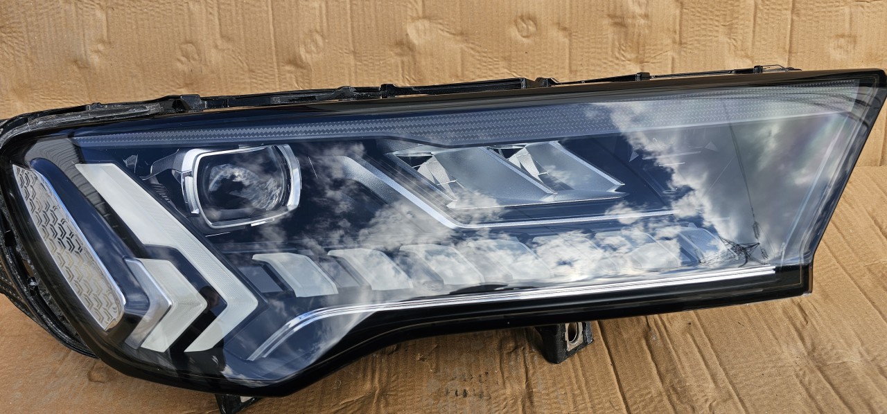 Far dreapta Full Led Matrix Audi Q7 4M Facelift 2019 2020 2021