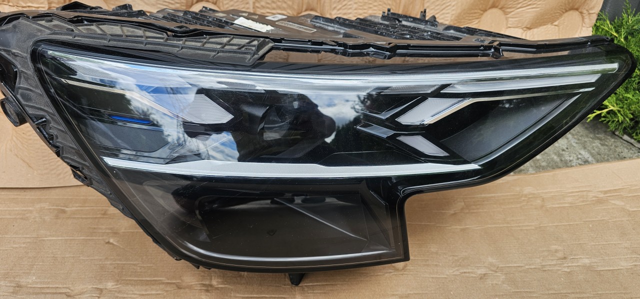 Far dreapta Full Led Matrix Audi Q8 4M Facelift 2023 2024 2025