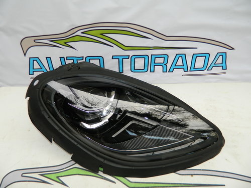 Far dreapta Full Led Matrix  Porsche Macan Facelift model 2019-2023 cod 95B941016F