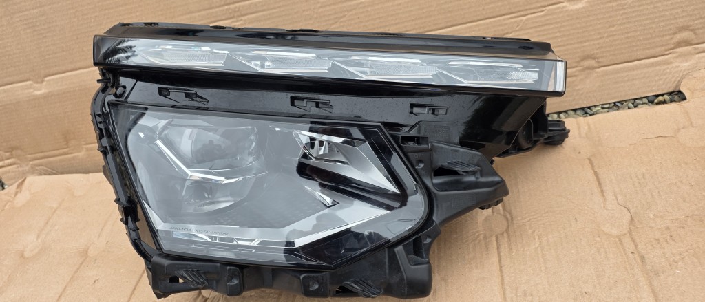 Far dreapta Full LED Skoda Kamiq Facelift 2023 2024 2025