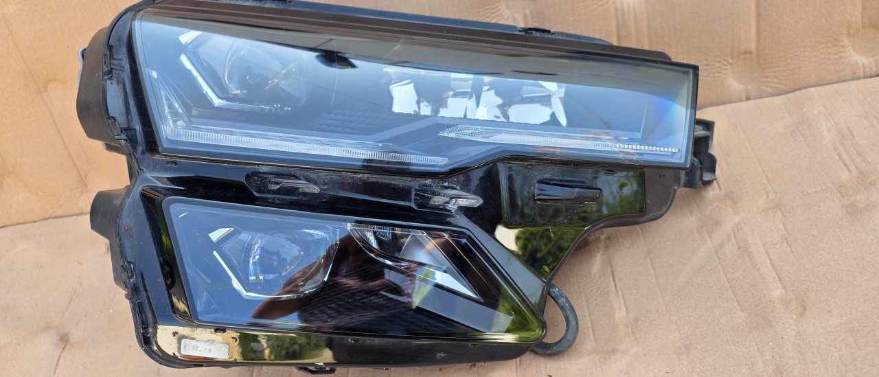 Far dreapta FULL LED Skoda Karoq Facelift 2022 2023 2024