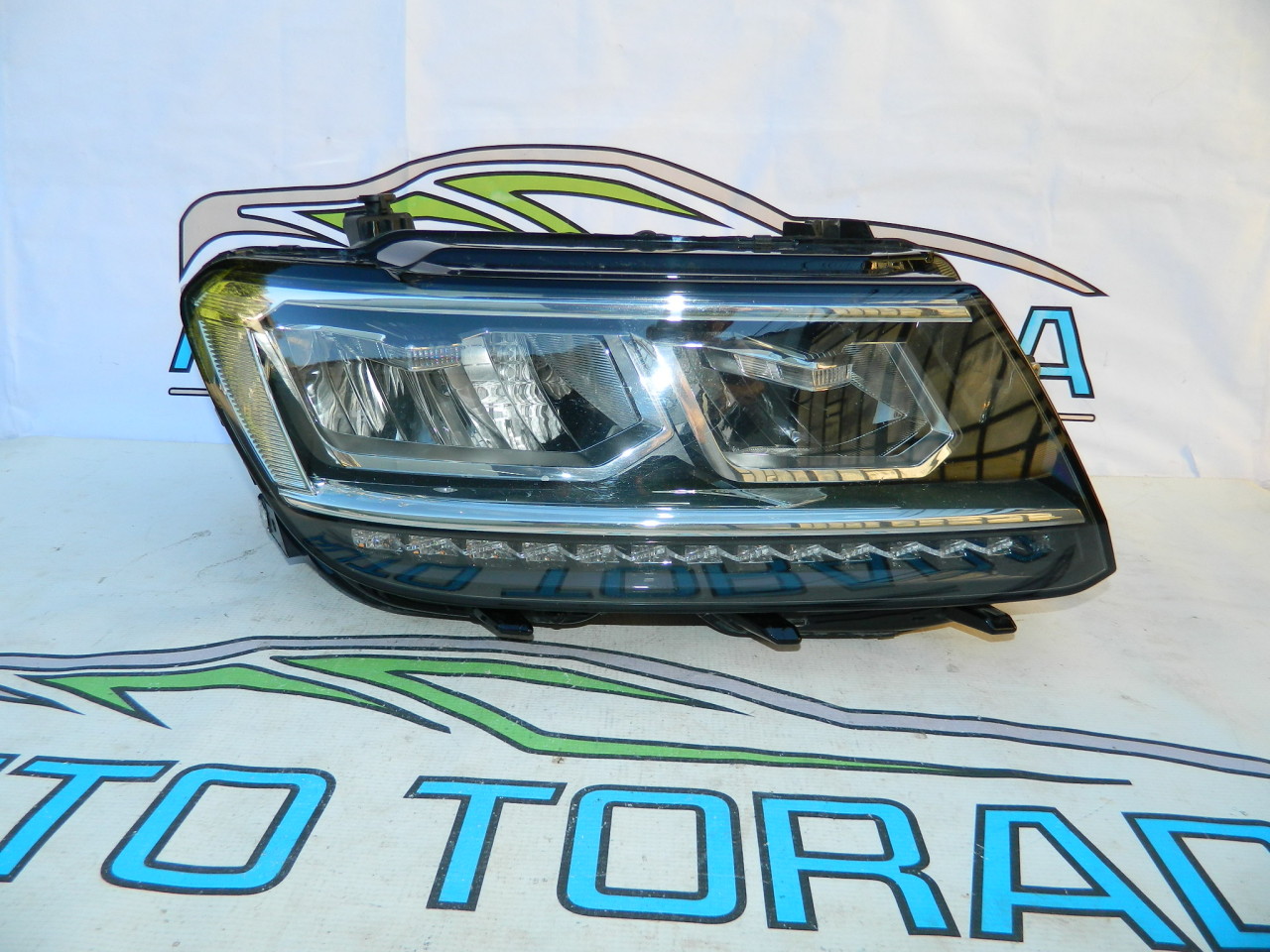 Far dreapta FULL Led VW Tiguan model 2015-2019 cod 5NB941036D