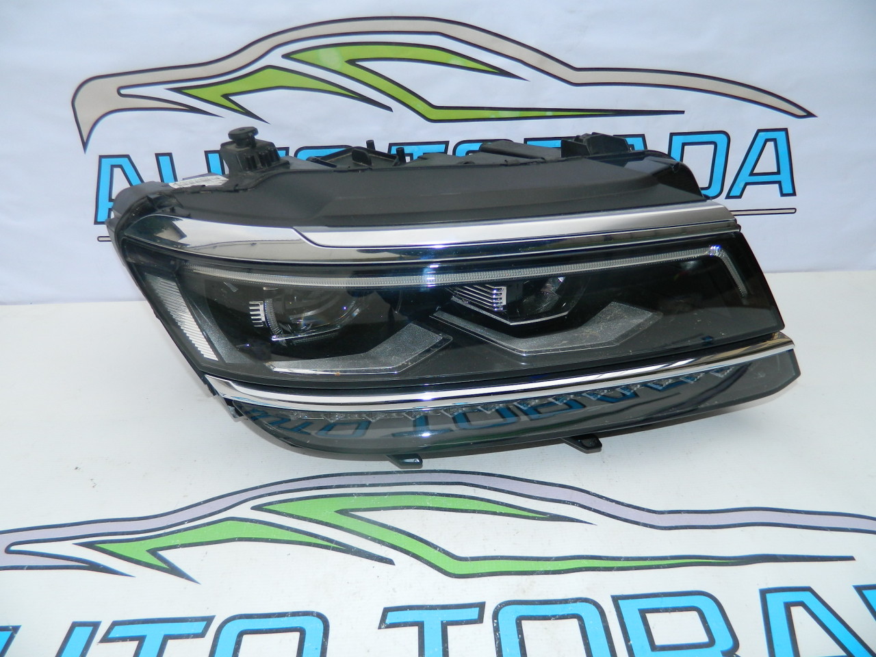Far dreapta Full Led VW Tiguan model 2016-2019 cod 5NB941082A