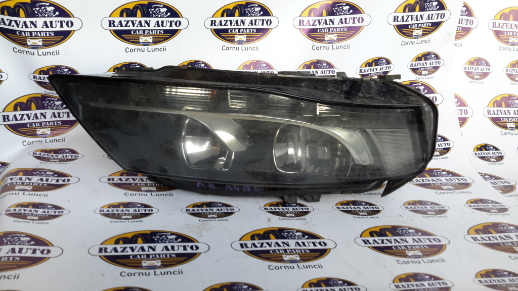 Far Dreapta Halogen Audi A4 B8 2011, 8K0941004A / URECHI RUPTE