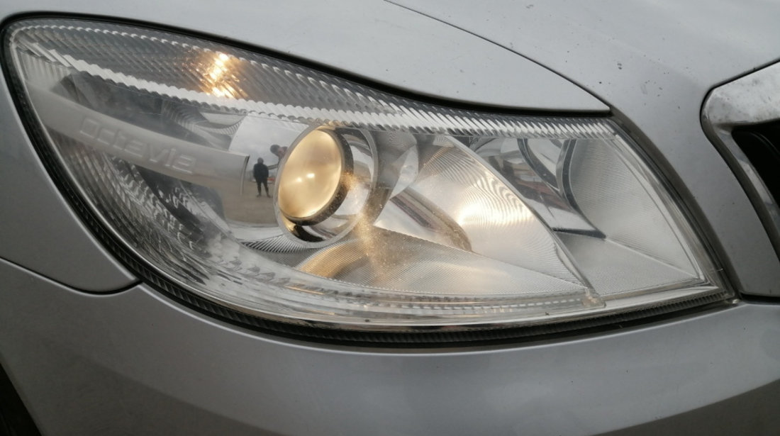 Far Dreapta Halogen cu Lupa Skoda Octavia 2 Facelift 2008 - 2013