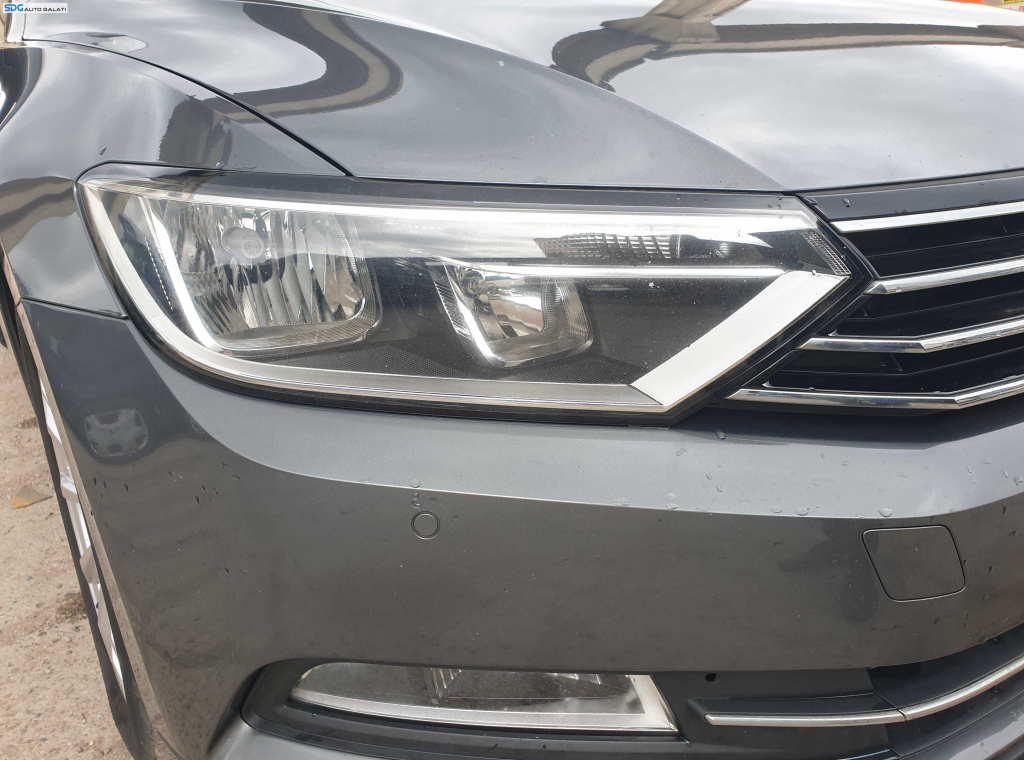 Far Dreapta Halogen FARA Lupa Volkswagen Passat B8 2015 - 2020 [K4693]