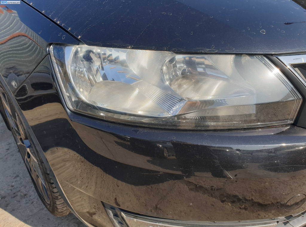 Far Dreapta Halogen Skoda Rapid 2012 - 2017 [K4362]