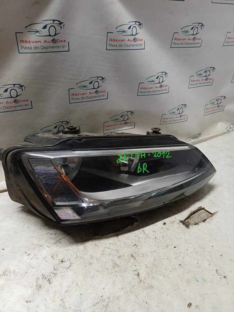 Far Dreapta Halogen Volkswagen Jetta - Motorina 2012, -