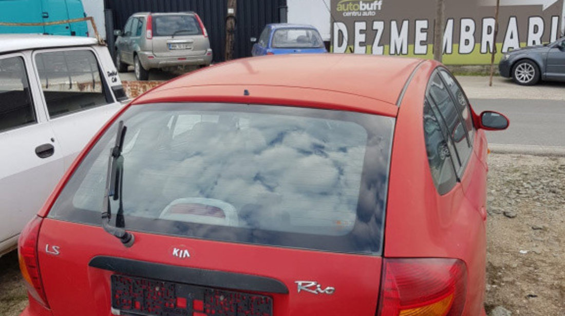 Far dreapta Kia Rio 2002 Break 1.5