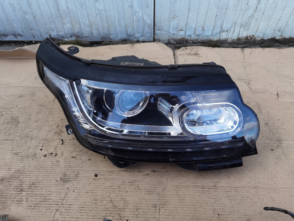 Far Dreapta Land Rover Vogue L405 2015 bixenon adaptiv ureche rupta